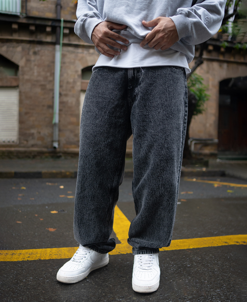 dark-carbon-black-baggy-fit-denim-jeans