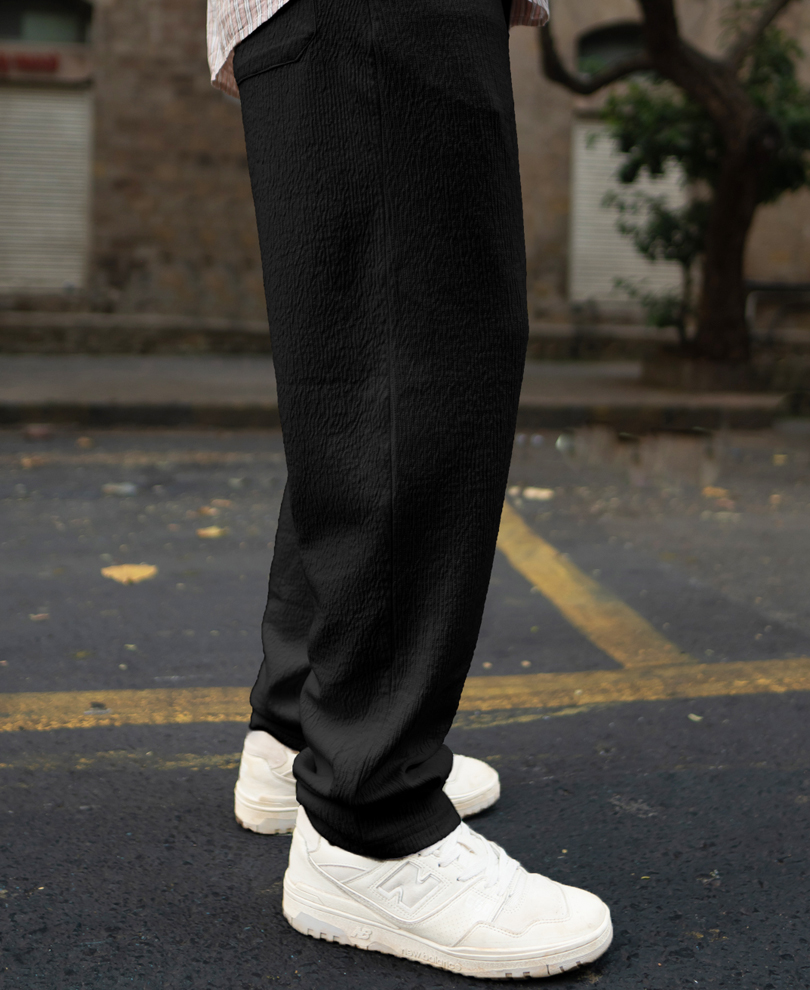 black-structured-knitted-regular-fit-pant