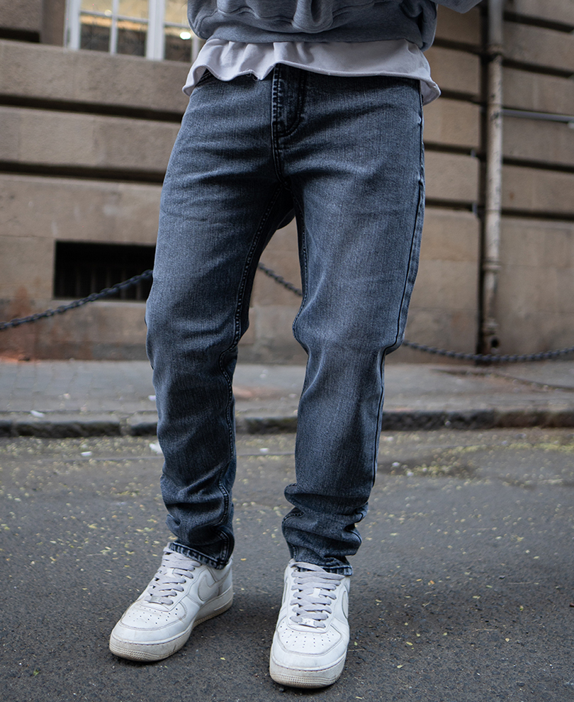 grey-basic-regular-fit-denim-jeans